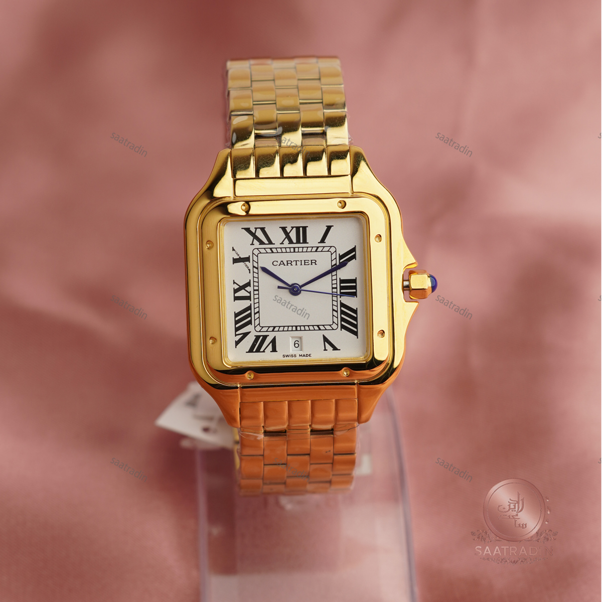 ساعت کارتیر پنتر مردانه طلایی صفحه سفید Cartier Panthere Large | ساعت رادین عکس آتلیه ای ساعت کارتیر پنتر مردانه طلایی